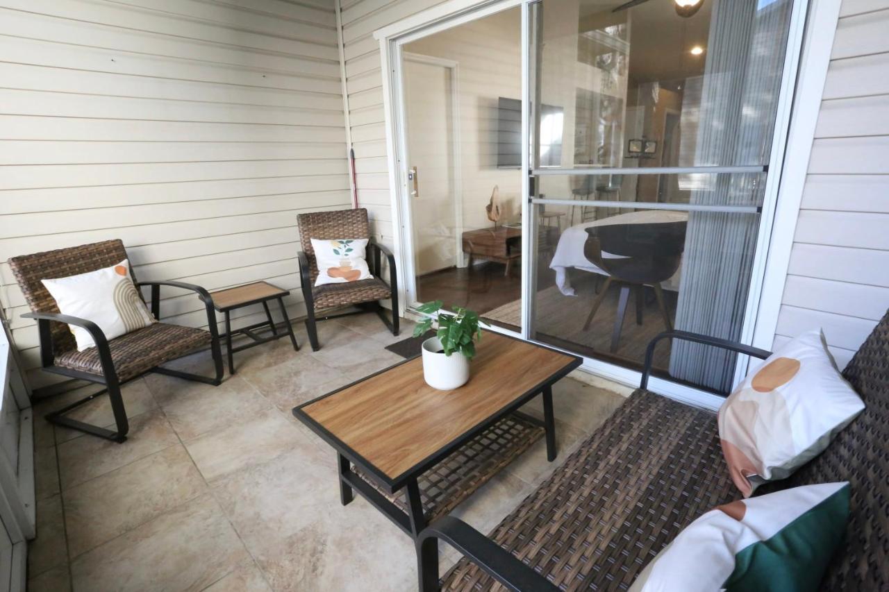 Nomad Retreat King Bed Boutique Condo W Garage Gainesville Esterno foto