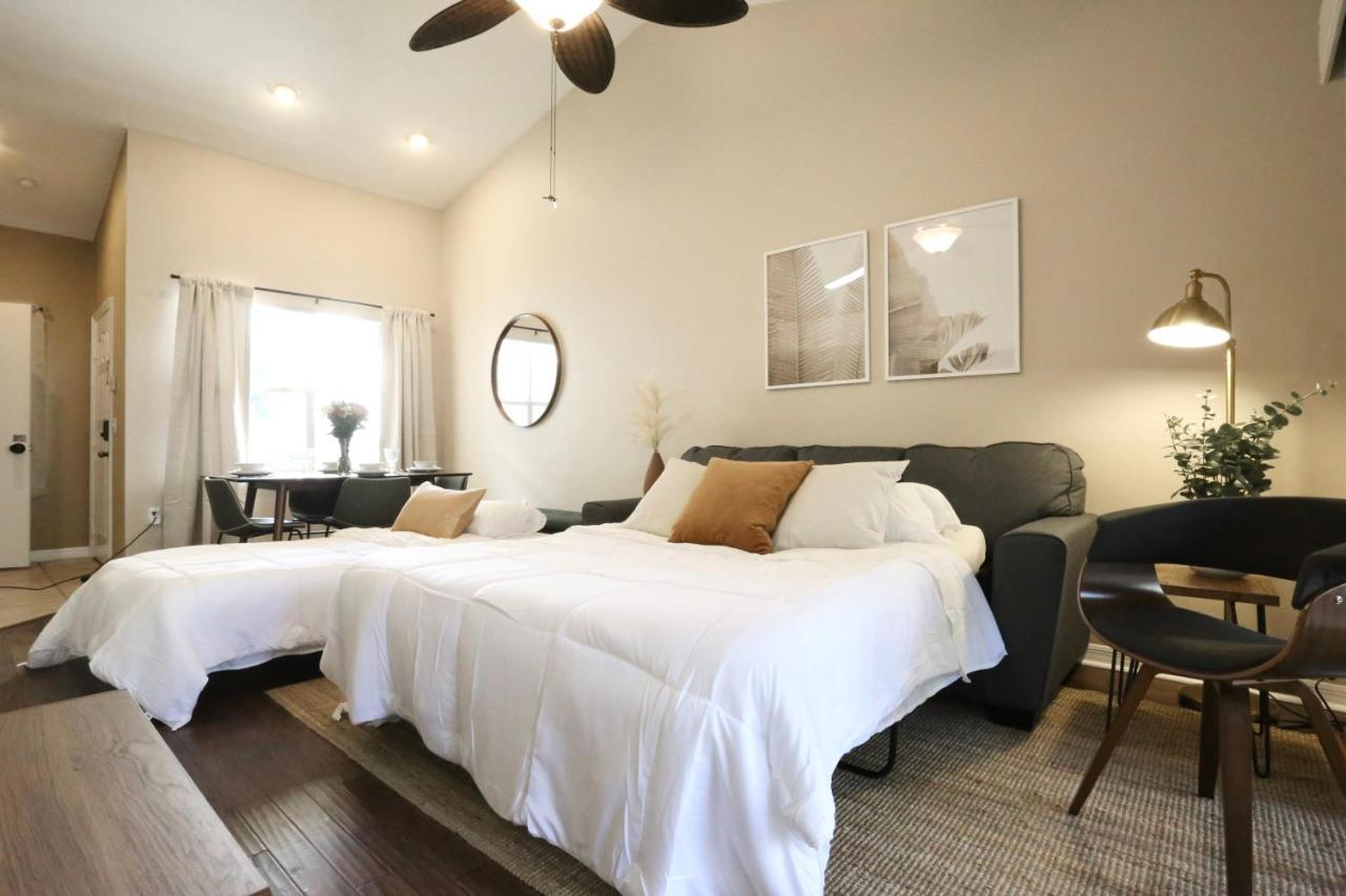 Nomad Retreat King Bed Boutique Condo W Garage Gainesville Esterno foto