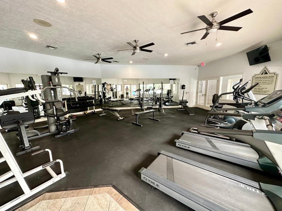 Nomad Retreat King Bed Boutique Condo W Garage Gainesville Esterno foto